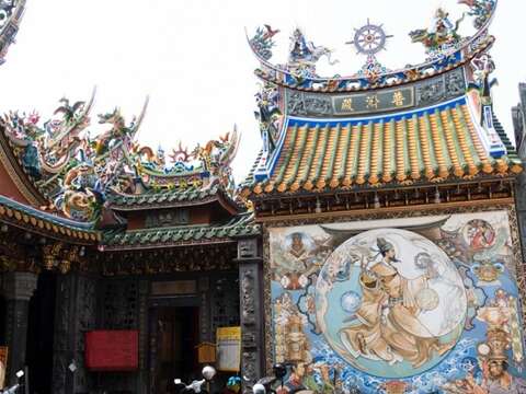 Fresco painting of artist Hsu Jose in Pu-chi Temple
