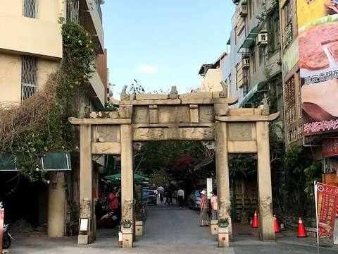 The entrance of Coral Tree Alley