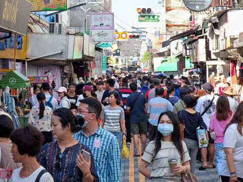 国庆连假  台南市区国华街挤满游客