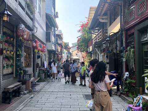 神农街美丽的街景吸引许多游客