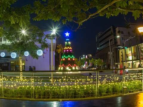 新營文化中心聖誕樹