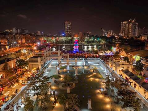 2021臺南聖誕燈節系列活動，12月5日於運河河樂燈區盛大開展