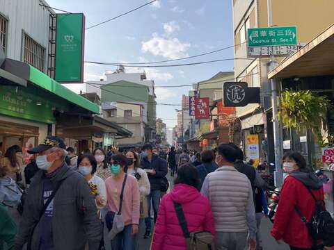 國華商圈人潮湧現