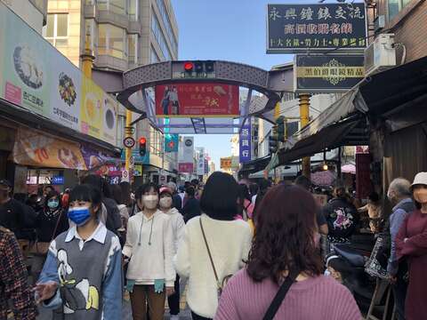 春节期间国华海安等商圈街道人潮汹涌