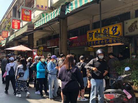 03.國華街商圈排隊美食深受歡迎