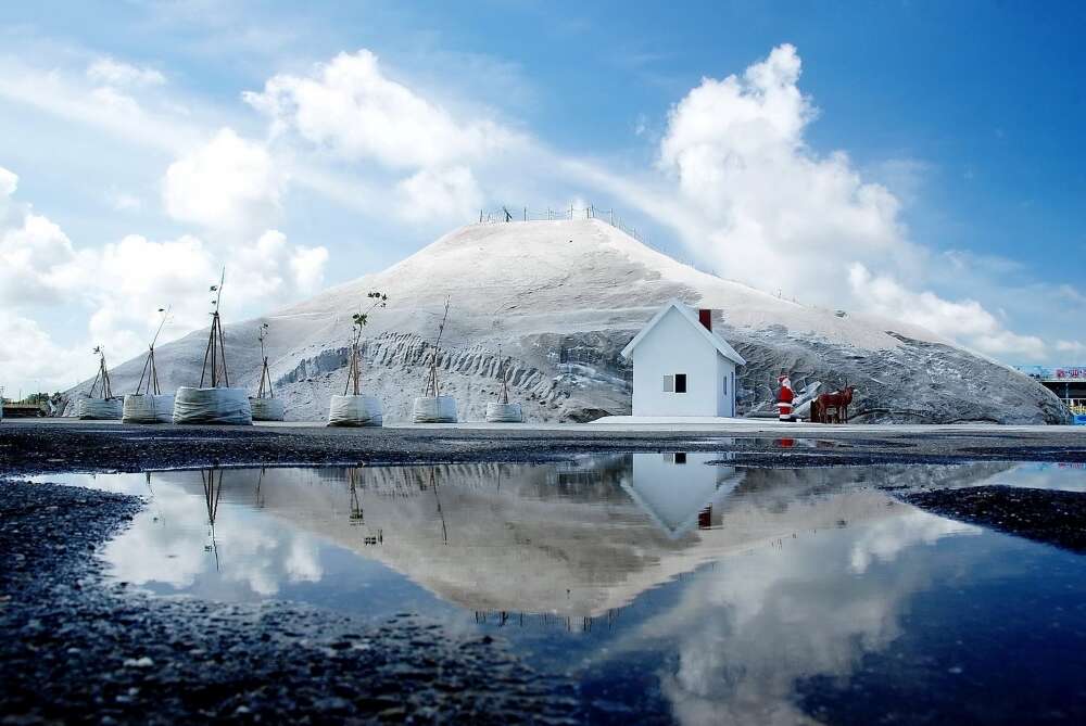 七股鹽山 (南市觀旅局提供)