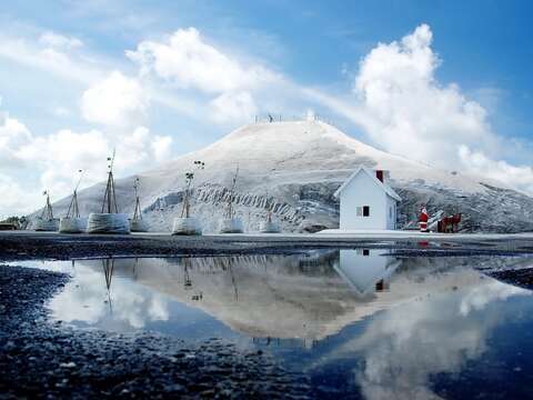 七股鹽山 (南市觀旅局提供)