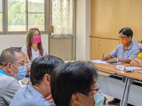 透过座谈会，期望露营场业业者能接轨国际