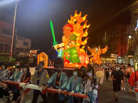 不動明王ナイトパレードが開幕！ 2022年関子嶺温泉美食フェスティバルが本日（17日）、盛大に開幕