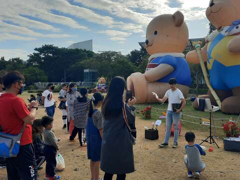 04.2022泰迪熊in新营-假日街艺表演