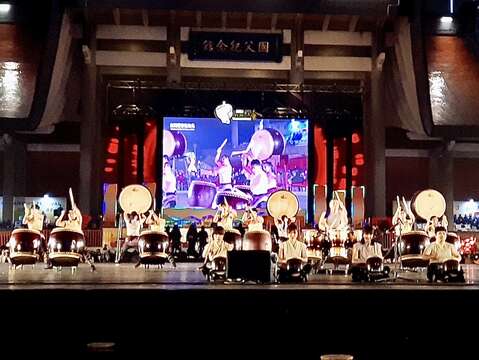 接燈儀式開幕表演-臺南十鼓擊樂團