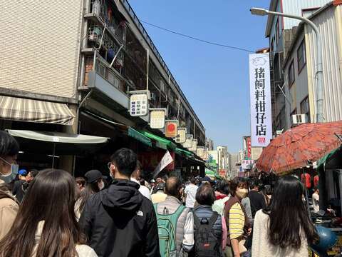 國華街美食排隊人潮不斷