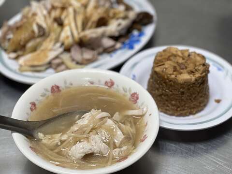 学甲鸡肉羹-鸡肉羹及鸡肉米糕(学甲区公所提供)