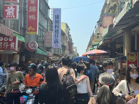 02.連假朝聖國華商圈逛街享用美食