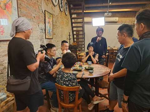 マレーシアの旅行番組「Travel With Mommy（お母さんと旅行）」で高齢者の親との台南旅行を撮影 3