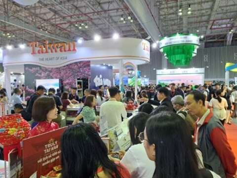 Vietnamese Rush to Take Photos of Tainan at International Travel Expo in Vietnam Tainan 400 Triggers Strong Interest in Travel to Ancient Capital 2
