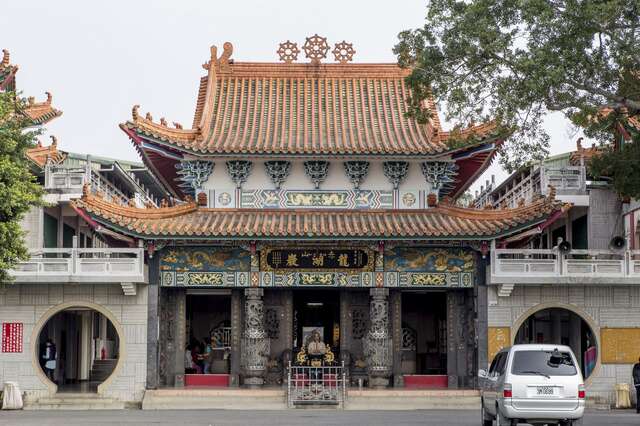 赤山龙湖岩是六甲区域最有名的古寺
