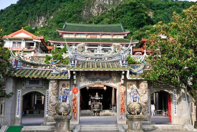 Huoshan Biyun Temple(火山碧雲寺)