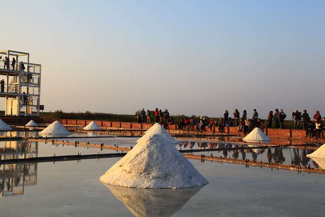 Jing Zhai Jiao Tile Paved Salt Fields(井仔腳瓦盤鹽田)