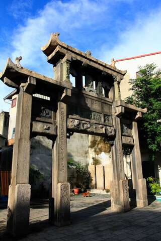 Official Reception Stone Arch(接官亭)