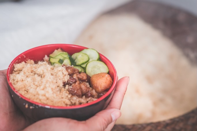 台南名物・米糕（ミーガオ）台湾南部の古都・台南で長く親しまれているローカルグルメ「米糕」♥︎もち米を蒸して作られ、しっとりやわらか...