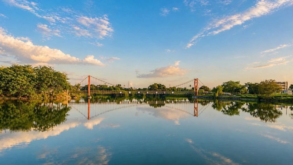 #台南水辺のスロー旅官田・葫蘆埤（フールーピー）自然公園台南・官田にある葫蘆埤自然公園は、水辺の景色と緑に囲まれた、のんびり過ごせ...