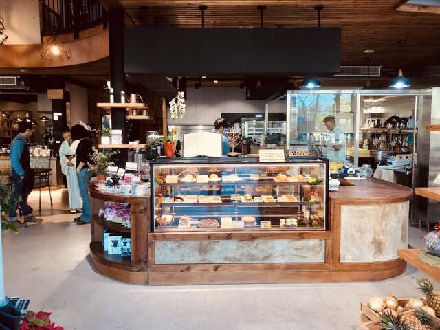地果咖啡－复合式餐厅｜自家烘焙面包｜会议活动空间