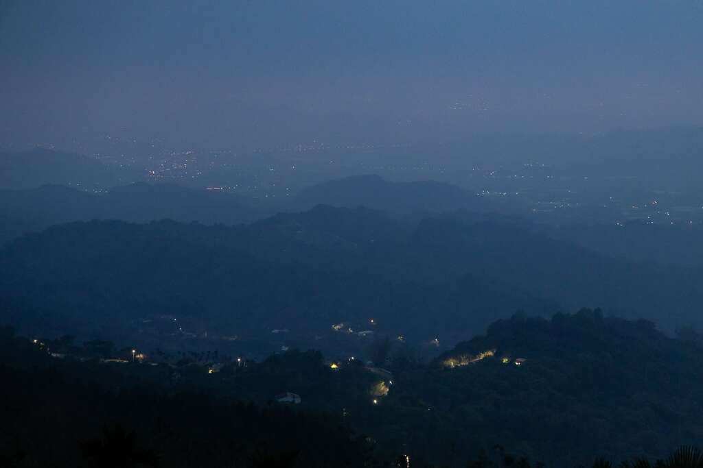 伍龙步道夜景