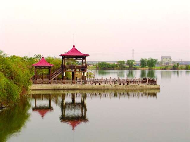 Swan Lake Park (Formerly called Piliaopi)(天鵝湖公園(舊名埤寮埤))