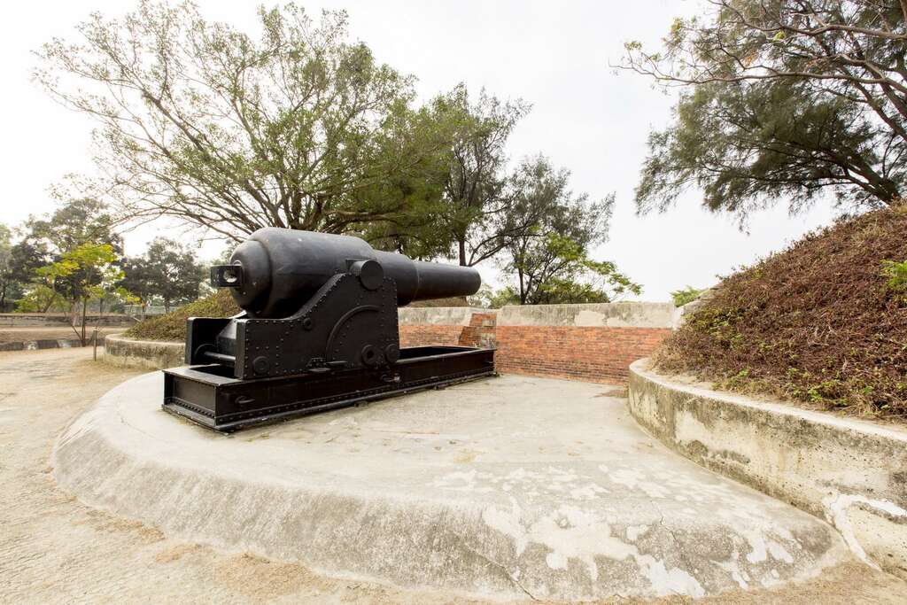 Eternal Golden Fort Erkunshen Fortress 億載金城 二鯤鯓砲台 Tainan Travel