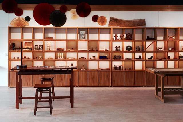 臺南家具產業博物館收藏許多國內外的經典木造家具