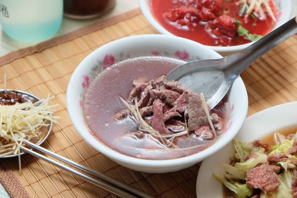 圓環牛肉湯-牛肉湯