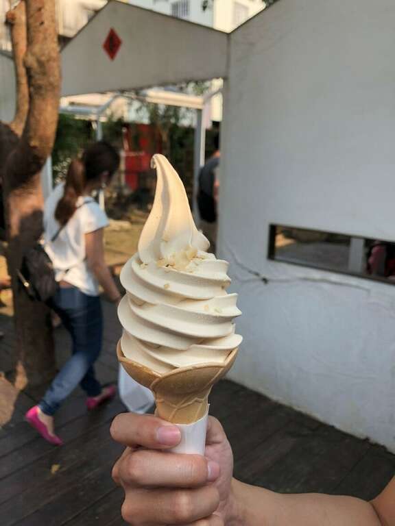 The milk coffee ice cream of the Tree House Cafe