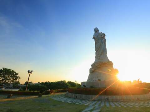 "Lin Mo Niang Park"