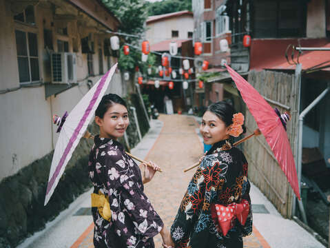 "Guanziling Hot Spring Old Street"