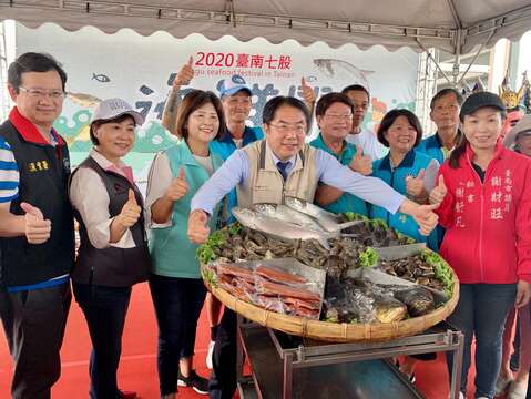 "1. The mayor promotes Qigu Qibao"