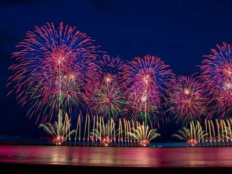 "A firework show will be set off at Jiangjun Fishing Port on September 27th"