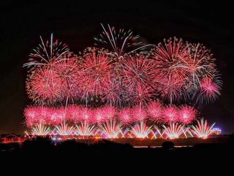 "2020 Tainan General Fire Music Festival High-altitude Fireworks Reference Special Effects"