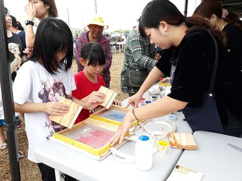 "Cloth dyeing experience"