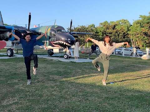 "Interactive photo with Pokémon Storm Flying Dragon AR (Deyang Ship Park)"