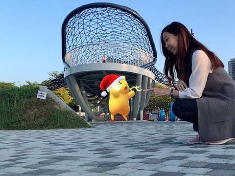 "Interactive photo with Pokémon Pikachu AR (Blessing of Big Fish)"