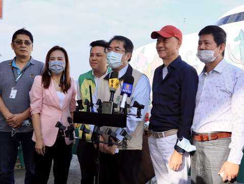 "Tainan Mayor Huang Weizhe specially visited Anping Port for the first voyage ceremony"