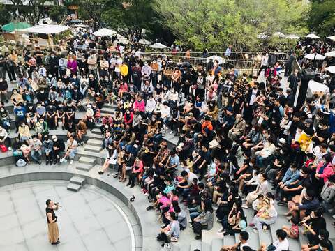 "Moriyama Market-Street Artist Performance"