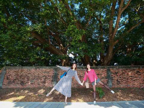 "Beautiful photos in the secret place-the red brick wall of Changsheng camp"