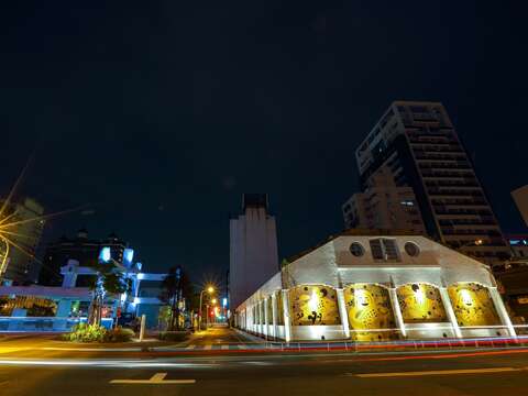 "The treasures of the sea and the Hele Plaza next to it together become a beautiful spot by the canal"