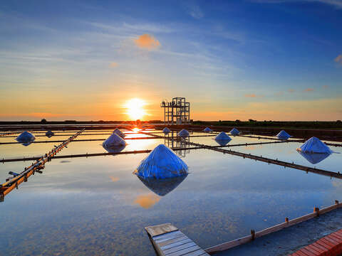 "Beimen Jingzijiao Yantian sends the sunset"