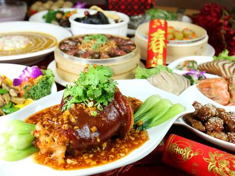 "Tainan Fushin Hotel-table dishes"