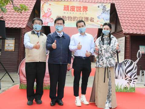 "The Minister of Transportation Lin Jialong inspects the epidemic prevention in the Naughty World Park"