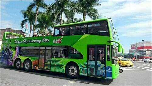 台南双层巴士外观
